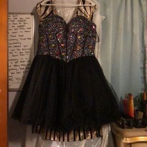 Cute short strapless black sparkles dress!